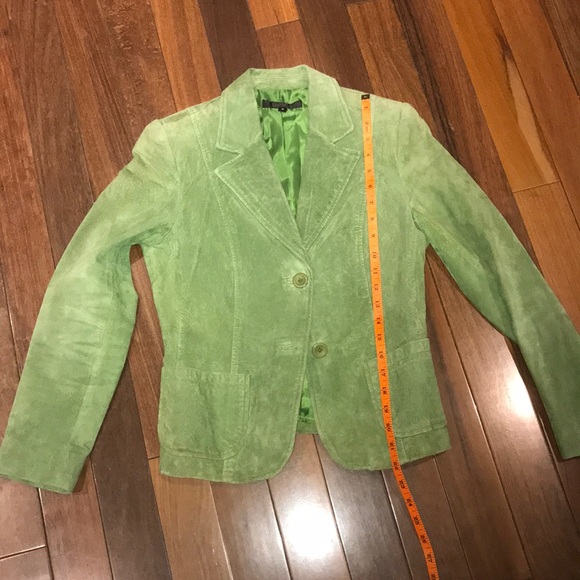 \id. Collection Size 4 green suede blazer - Picture 7 of 8